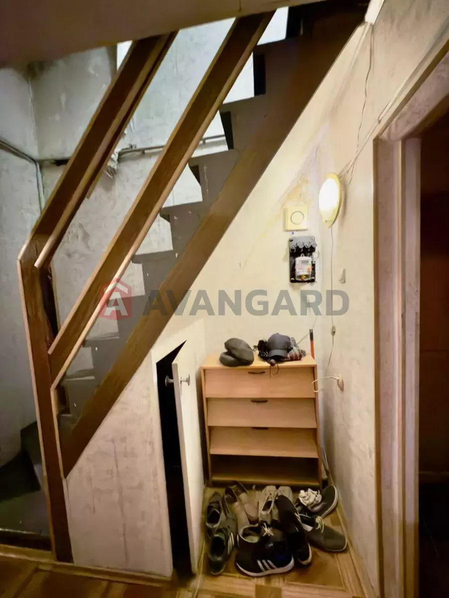 4 ����. ��������, 73/-/8 ��. �., 9/10 ���� ���� 6