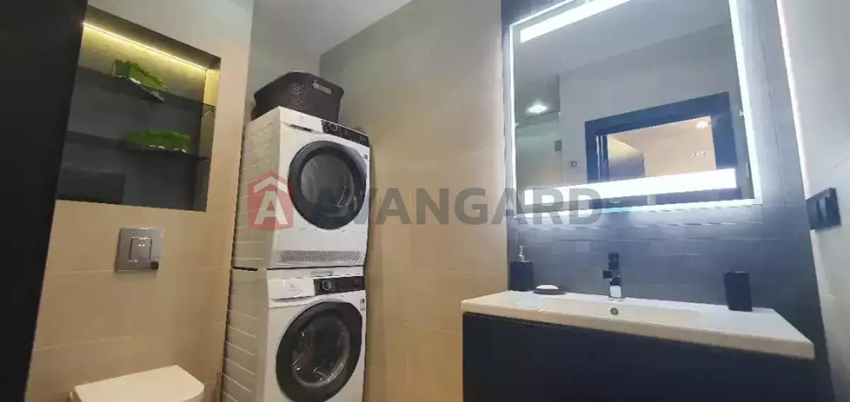 3 ��. ��������, 80/-/- ��. �., 8/9 ������ ���� 9