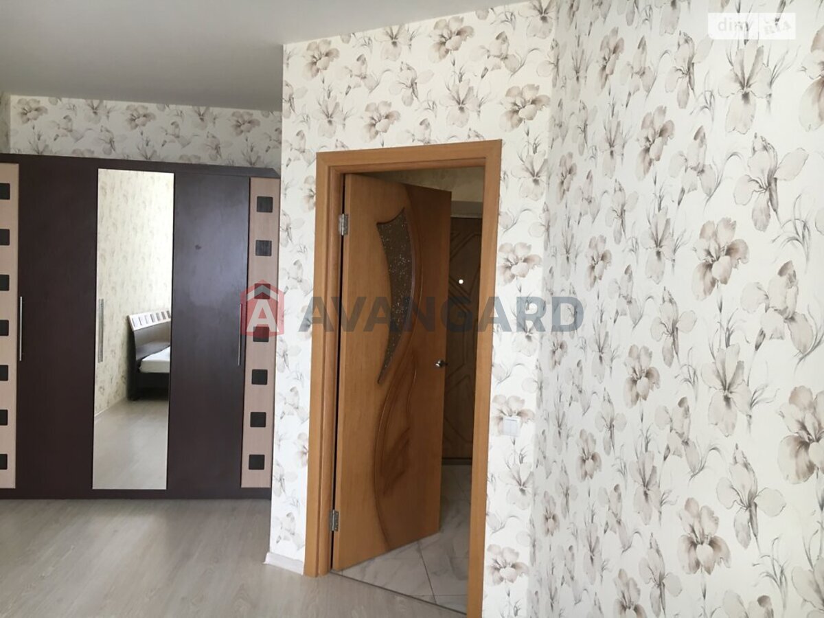 1 ��. ��������, 42/17/16 ��. �., 7/12 ������ ���� 6