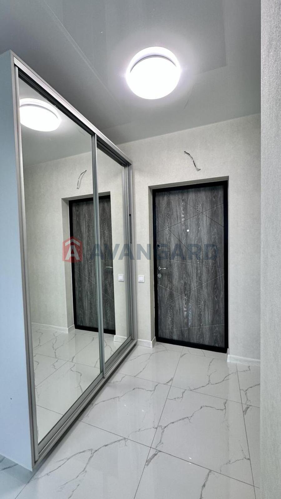 1 ��. ��������, 42/16/17 ��. �., 20/26 ������ ���� 5