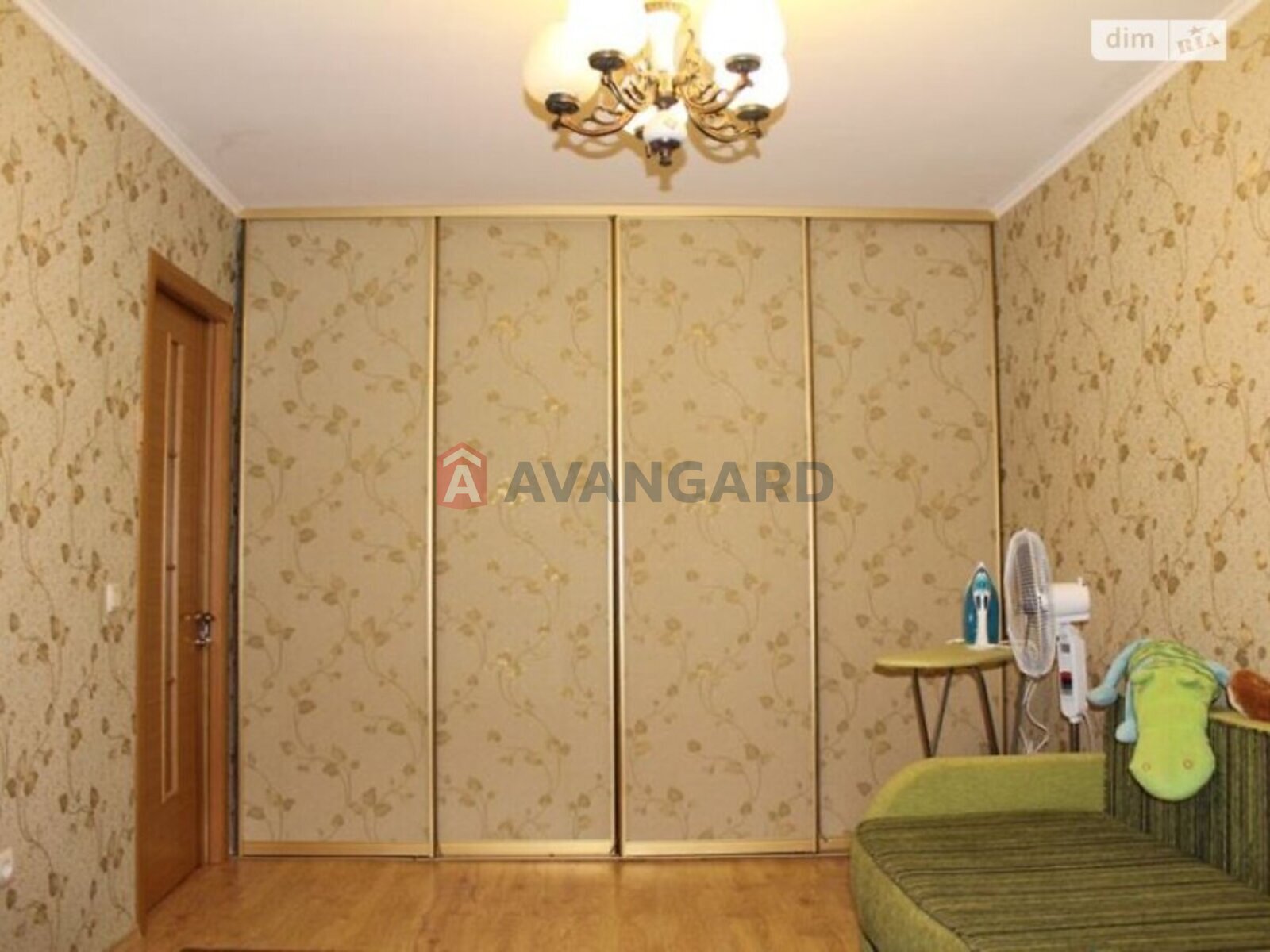 2 ����. ��������, 65/37/11 ��. �., 5/10 ���� ���� 15