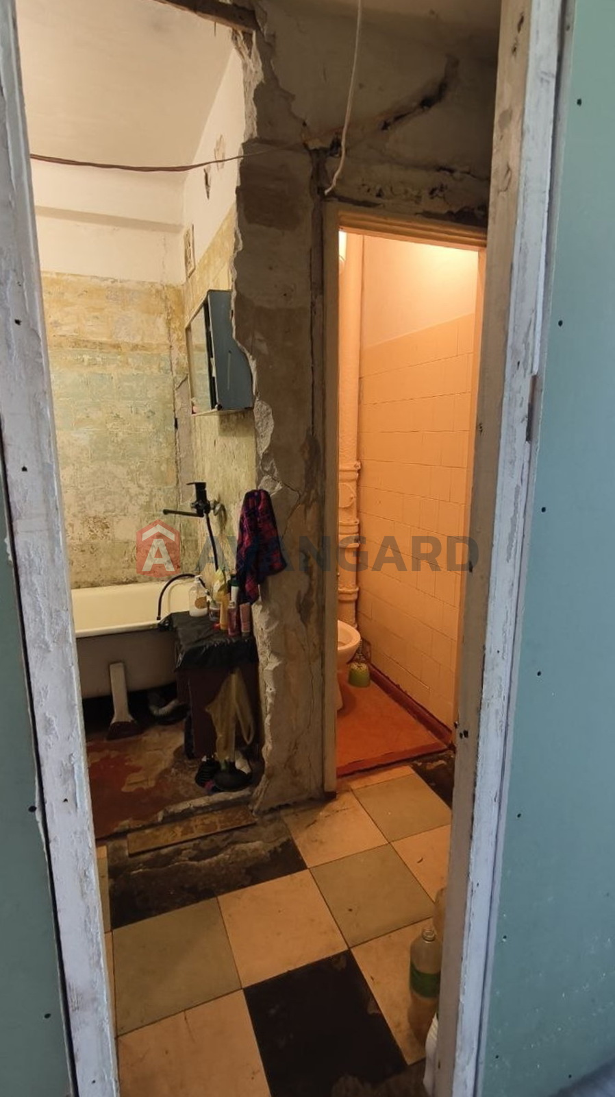 3 ����. ��������, 68/45/12 ��. �., 5/9 ���� ���� 17