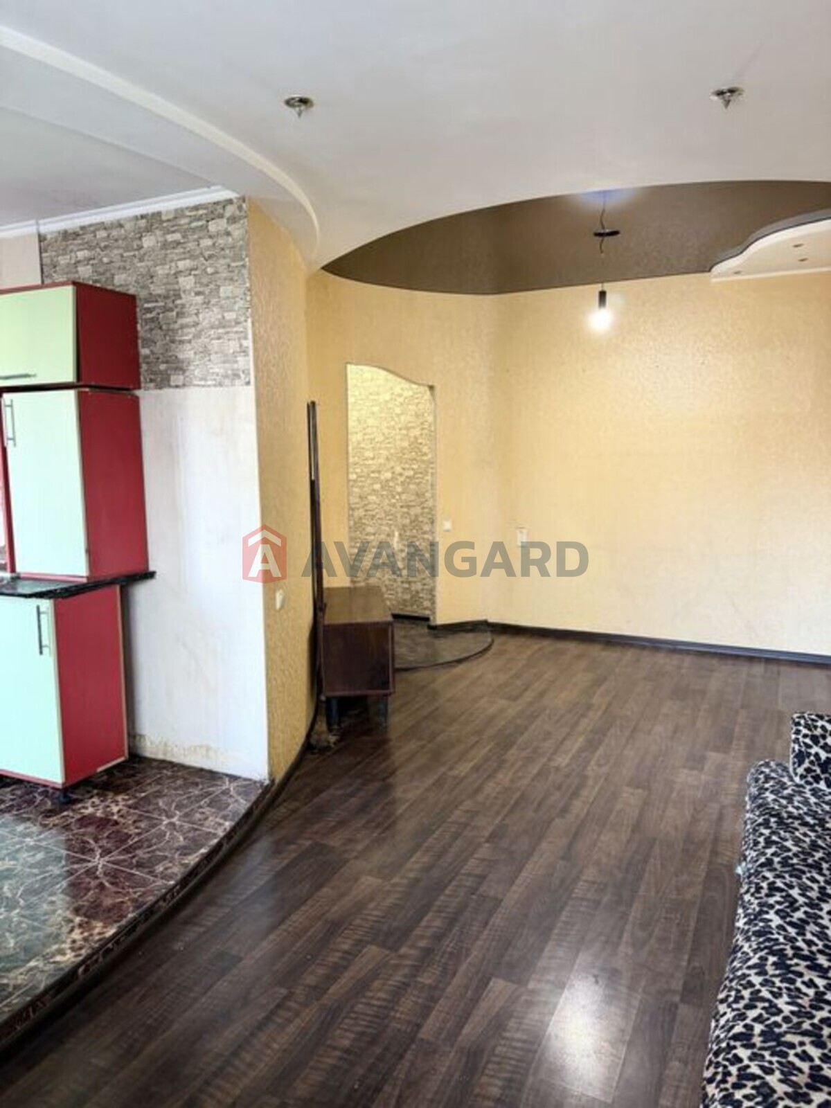 2 ��. ��������, 58/-/6 ��. �., 5/5 ������ ���� 8