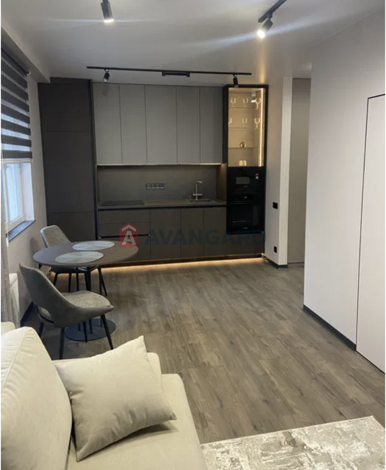 1 ��. ��������, 41/-/20 ��. �., 10/21 ������ ���� 2