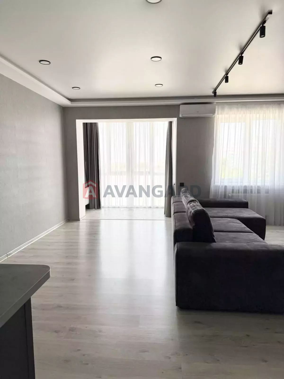 3 . , 100/-/40 . ., 7/7   9