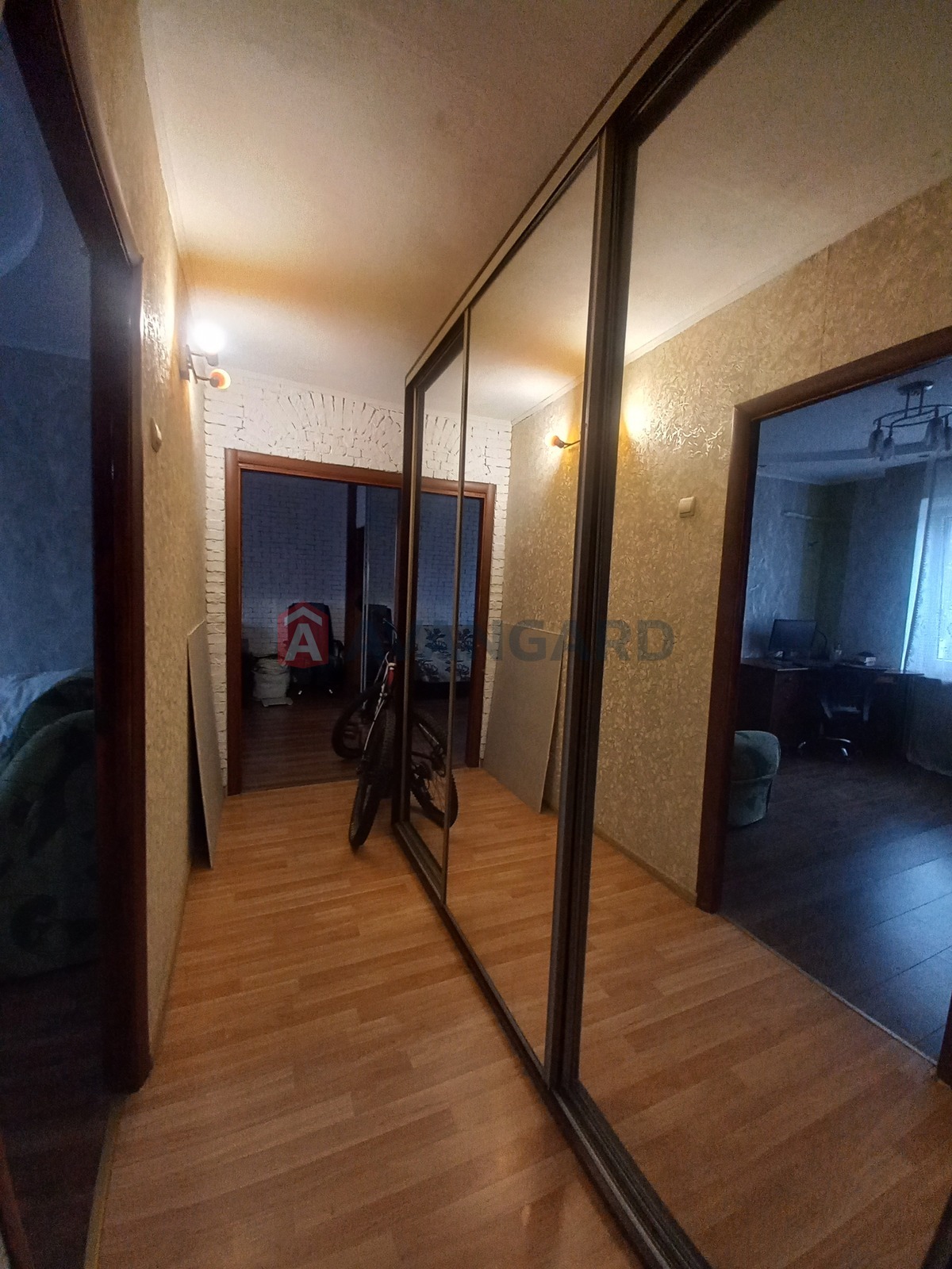 2 ��. ��������, 51/-/8 ��. �., 2/9 ������ ���� 9