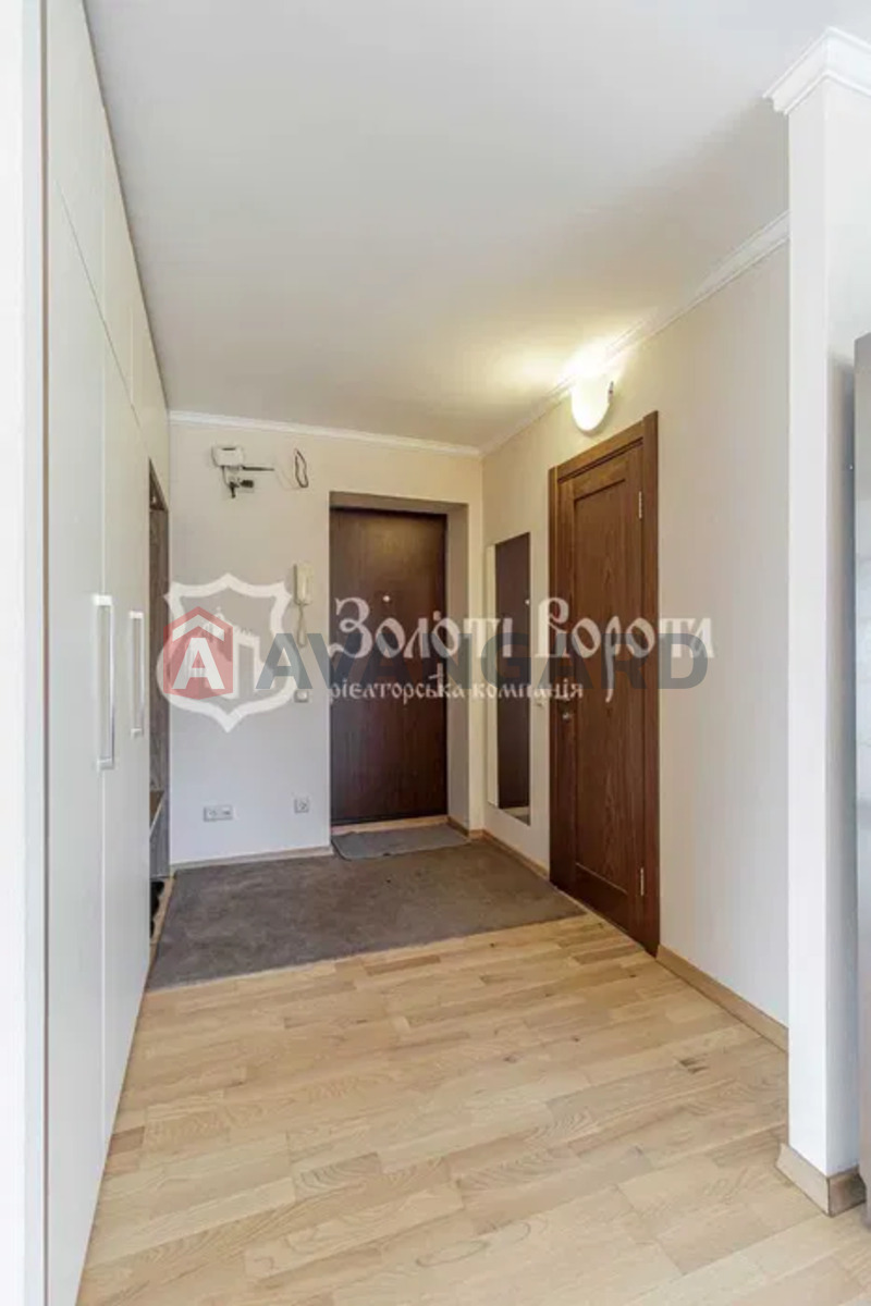 3 ��. ��������, 61/-/19 ��. �., 4/10 ������ ���� 19