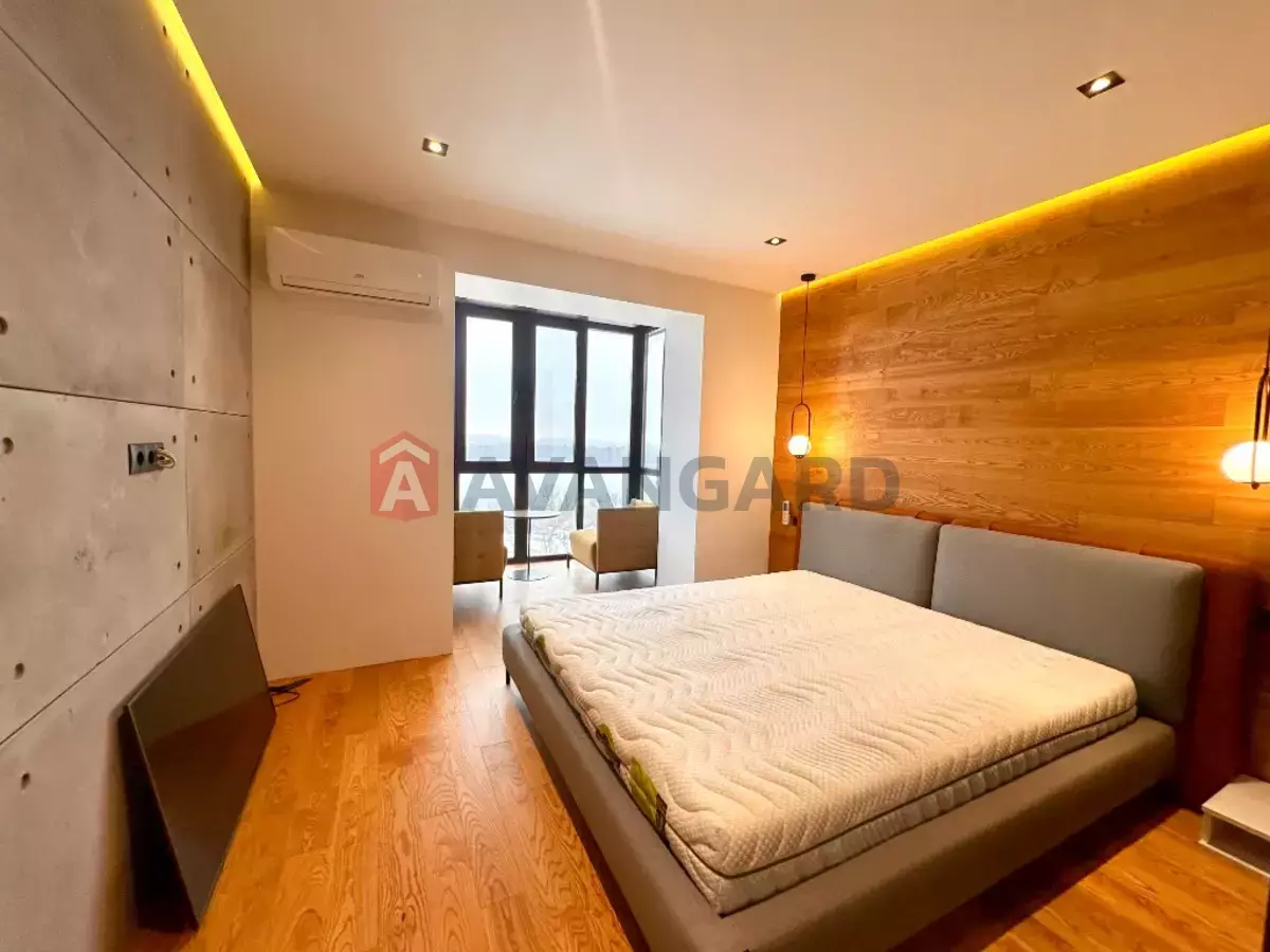 3 ����. ��������, 78/49/11 ��. �., 12/12 ���� ���� 7