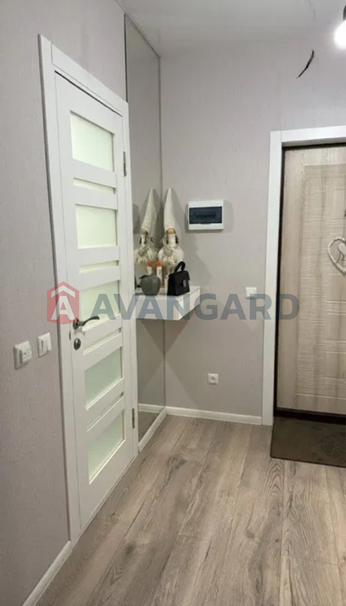 1 ����. ��������, 48/-/13 ��. �., 12/12 ���� ���� 10