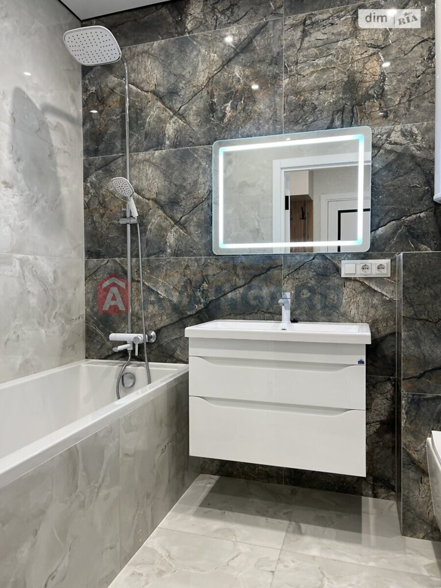 1 ��. ��������, 48/-/- ��. �., 5/8 ������ ���� 8