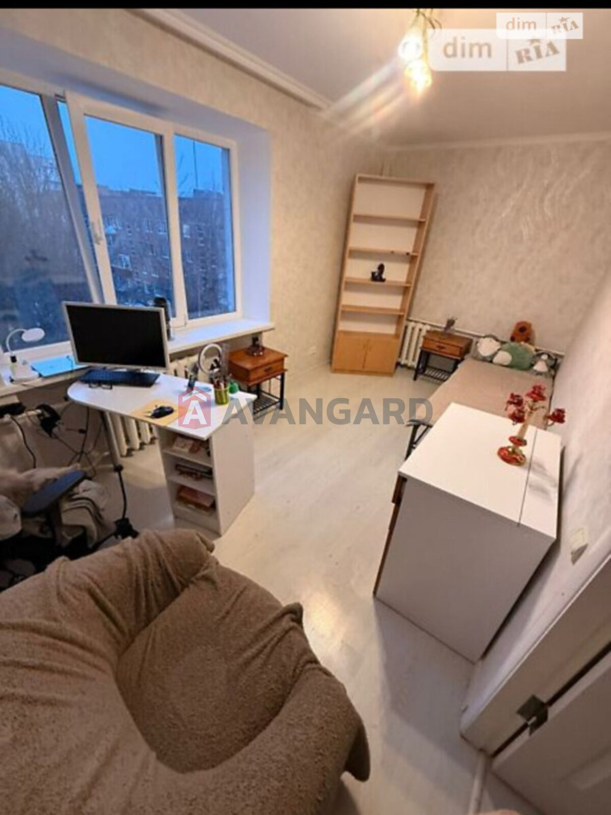 2 ��. ��������, 49/28/12 ��. �., 5/5 ������ ���� 9