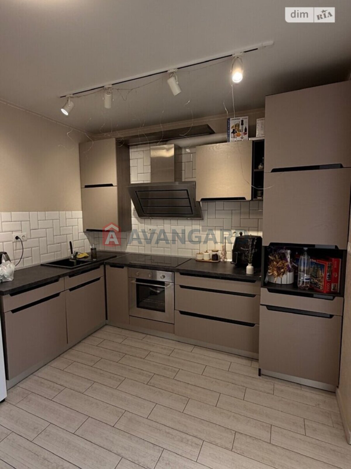 1 ��. ��������, 44/16/16 ��. �., 7/13 ������ ���� 2