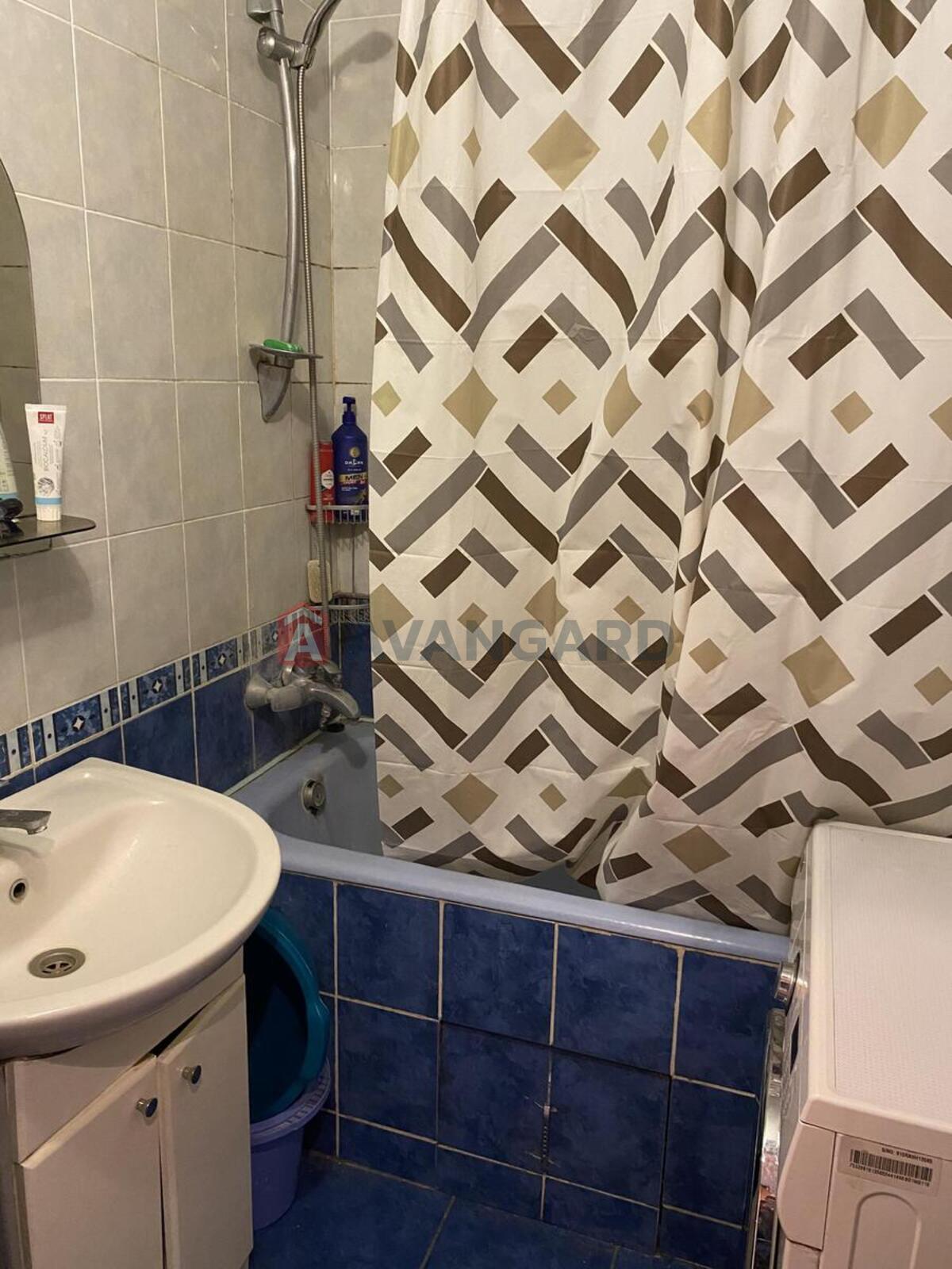 3 ��. ��������, 74/43/8 ��. �., 4/16 ������ ���� 6