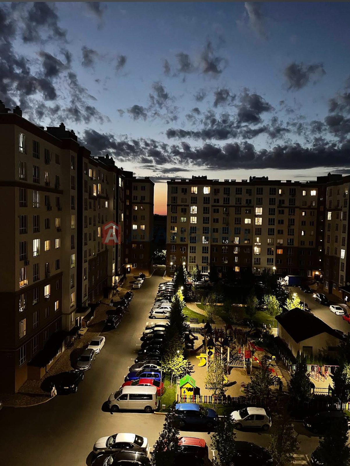 3 ��. ��������, 81/44/20 ��. �., 4/10 ������ ���� 25