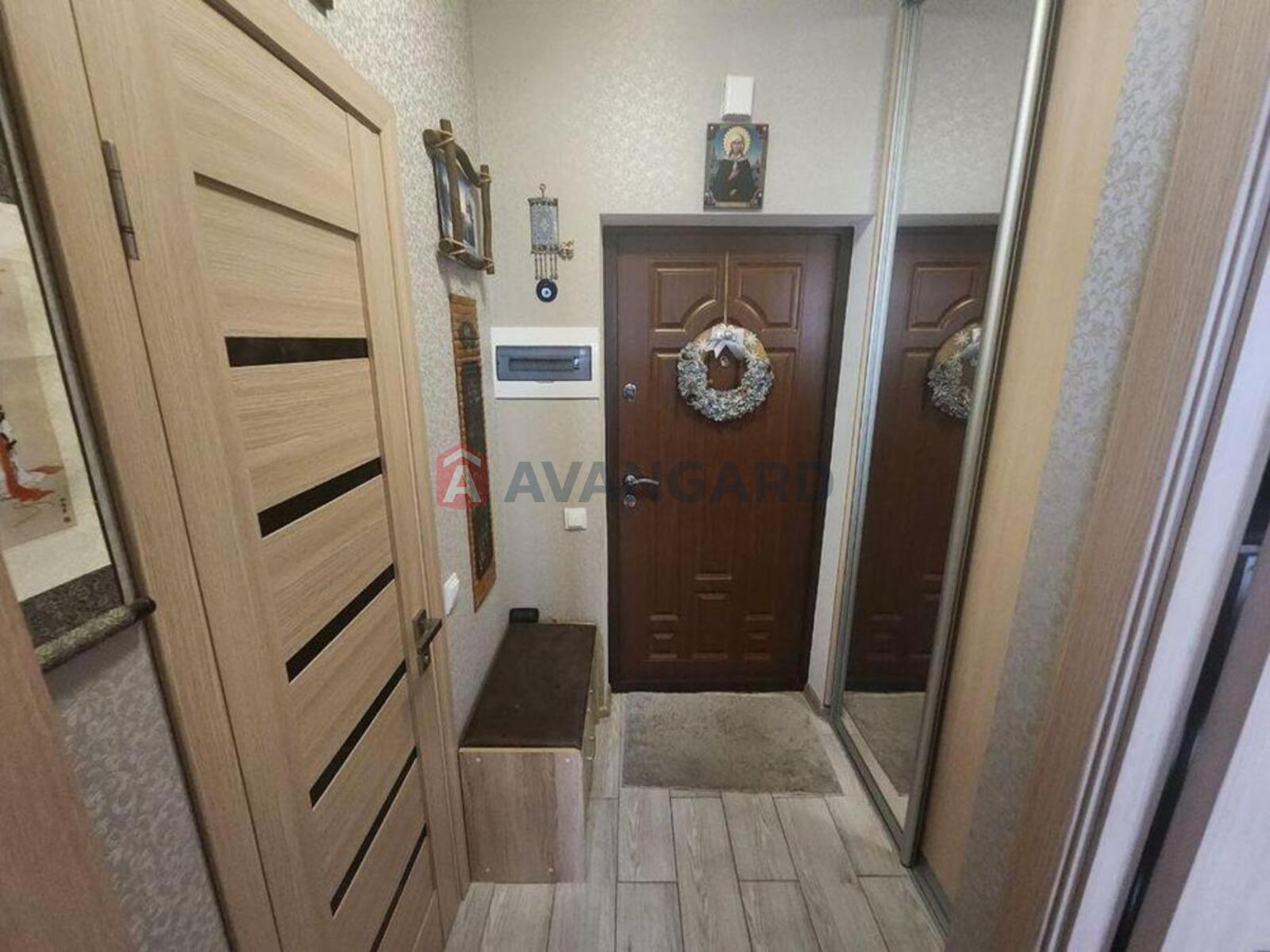 1 ��. ��������, 30/-/8 ��. �., 2/2 ������ ���� 3