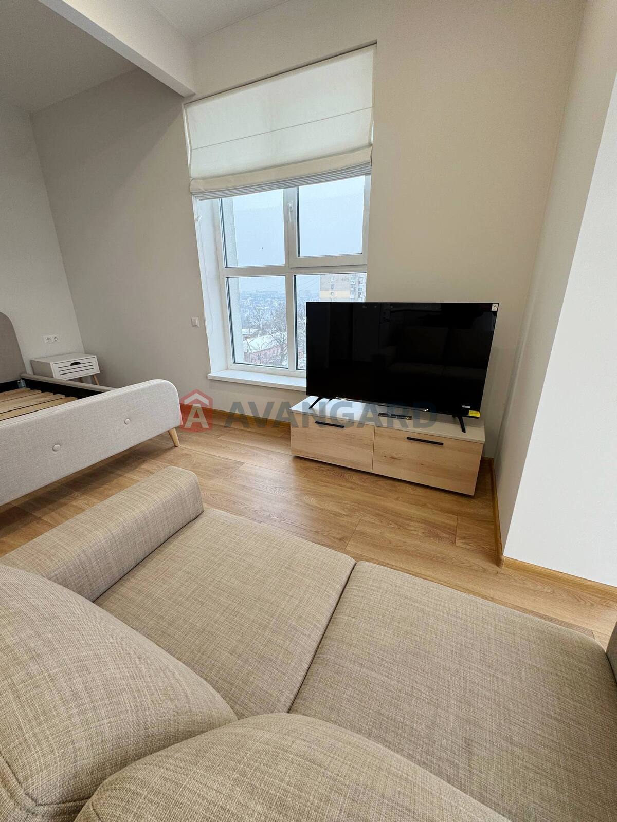 1 ��. ��������, 36/25/10 ��. �., 5/5 ������ ���� 4