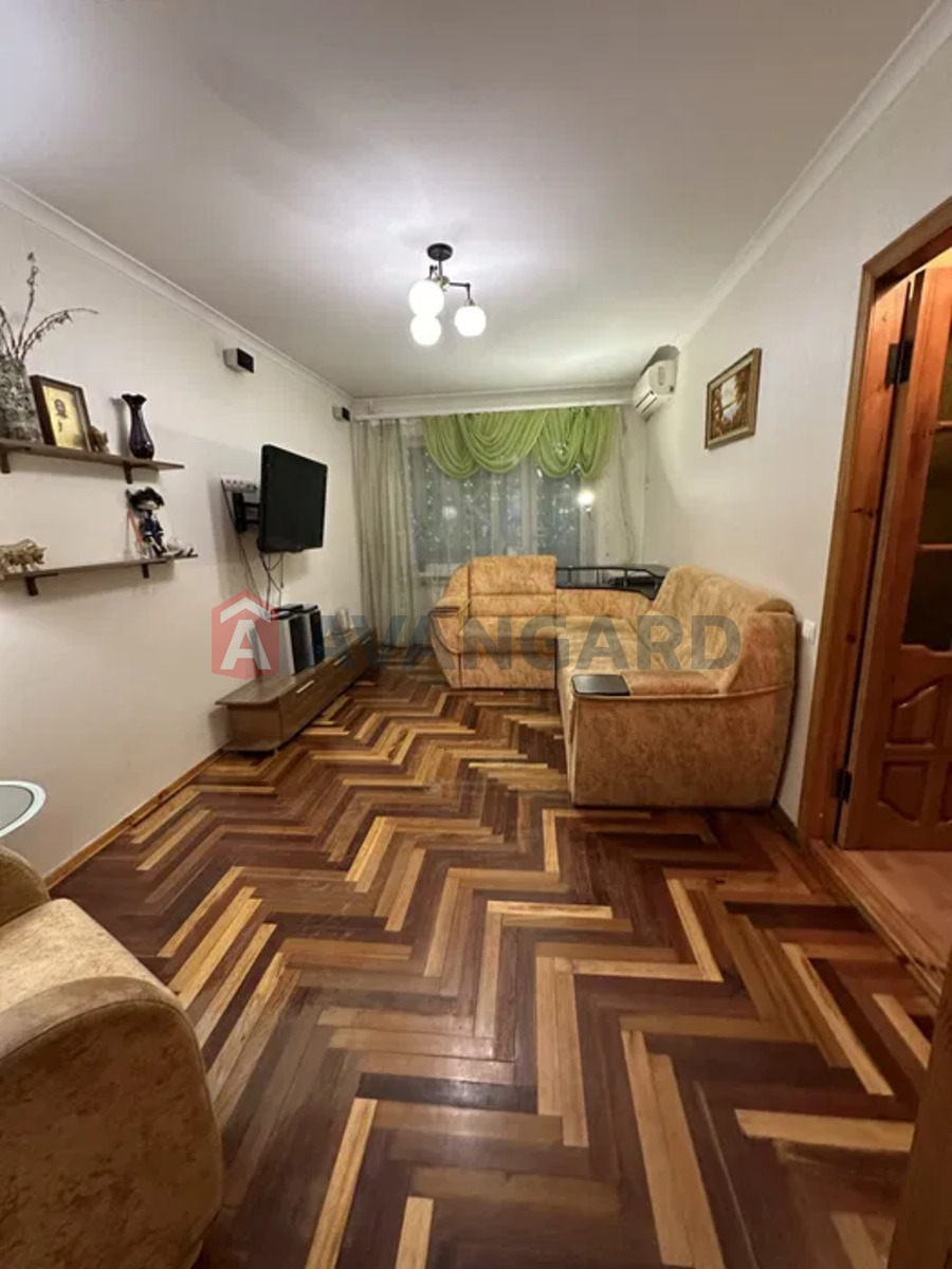 3 . , 72/-/8 . ., 2/9   3