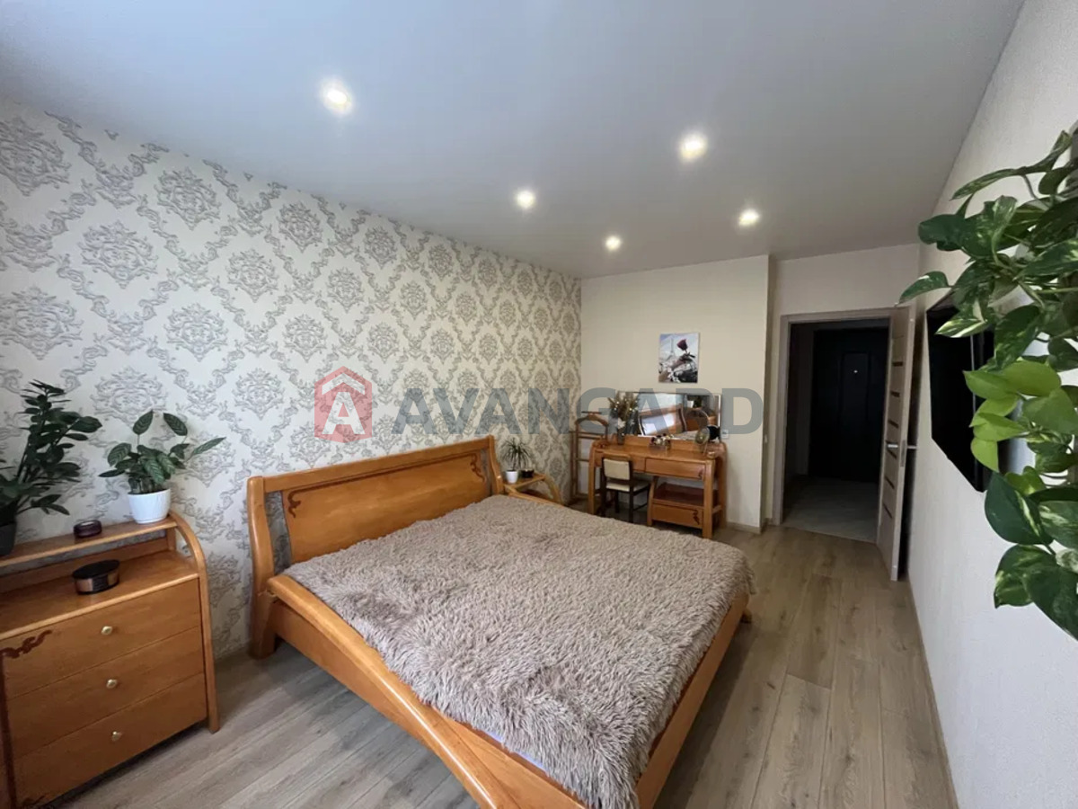 1 ��. ��������, 40/18/10 ��. �., 14/25 ������ ���� 1