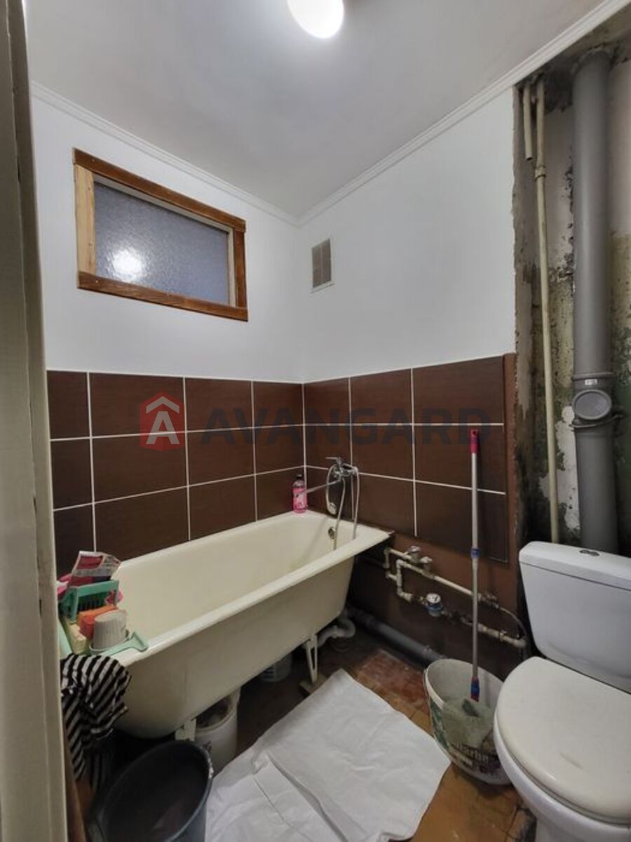 2 ��. ��������, 42/-/6 ��. �., 1/3 ������ ���� 9