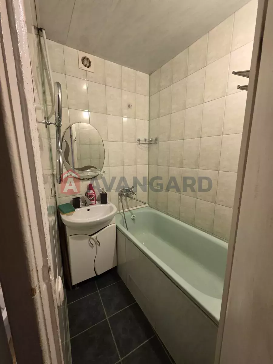 3 ��. ��������, 61/-/5 ��. �., 2/5 ������ ���� 8