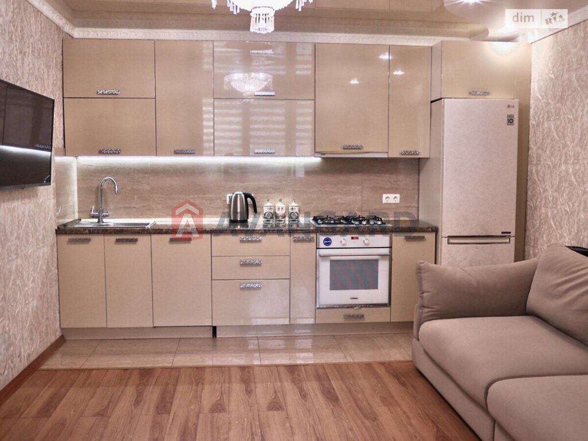 2 ��. ��������, 50/-/- ��. �., 2/11 ������ ���� 2