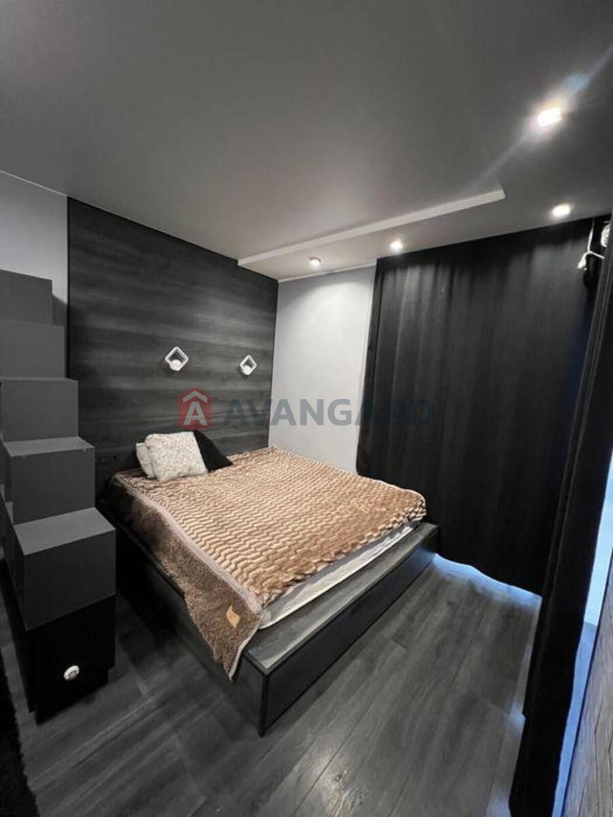 1 ��. ��������, 44/-/12 ��. �., 8/8 ������ ���� 6