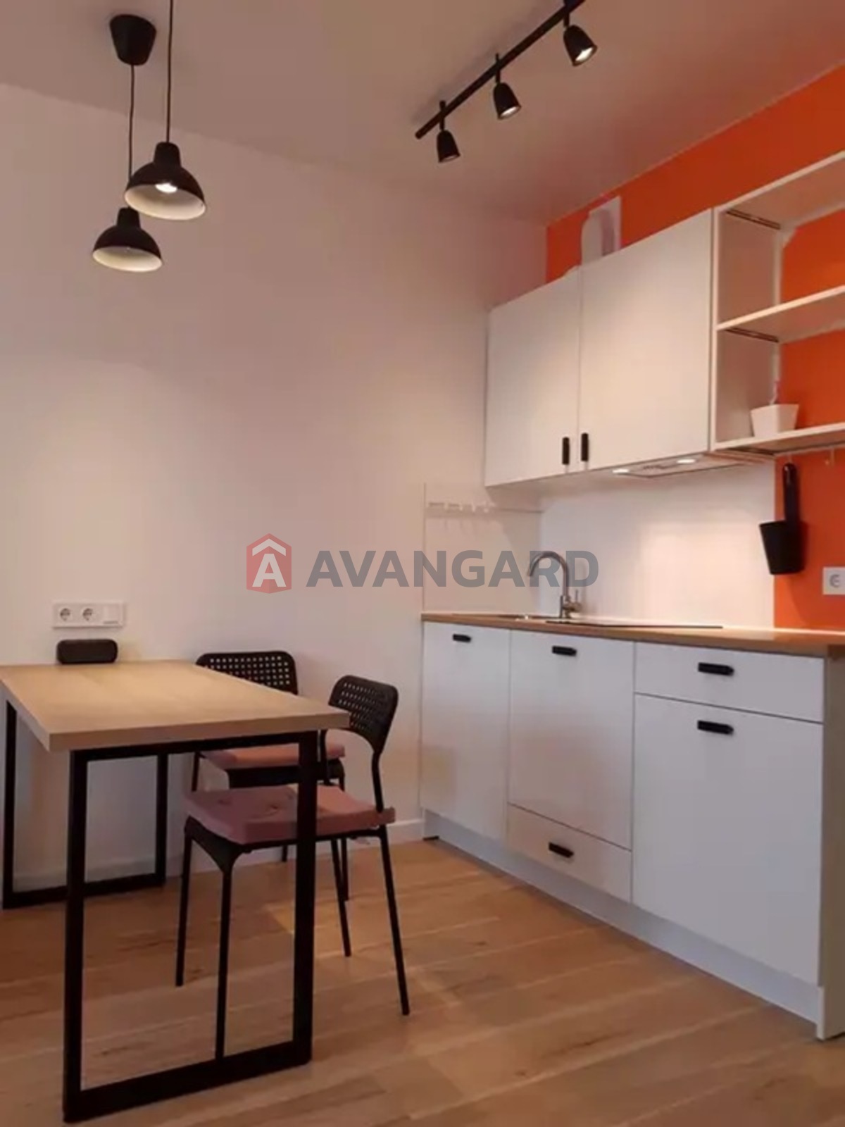 1 ��. ��������, 28/17/9 ��. �., 13/25 ������ ���� 7