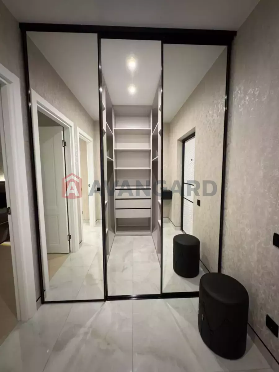 1 ��. ��������, 45/-/- ��. �., 8/10 ������ ���� 8