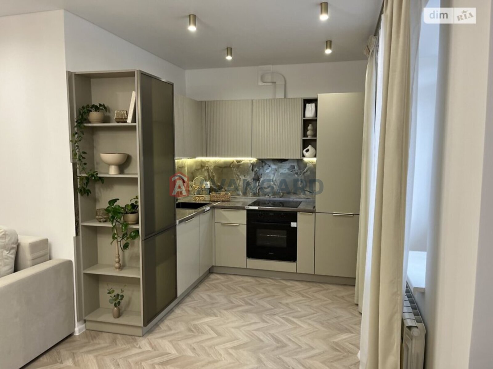 2 ��. ��������, 70/29/24 ��. �., 6/8 ������ ���� 10