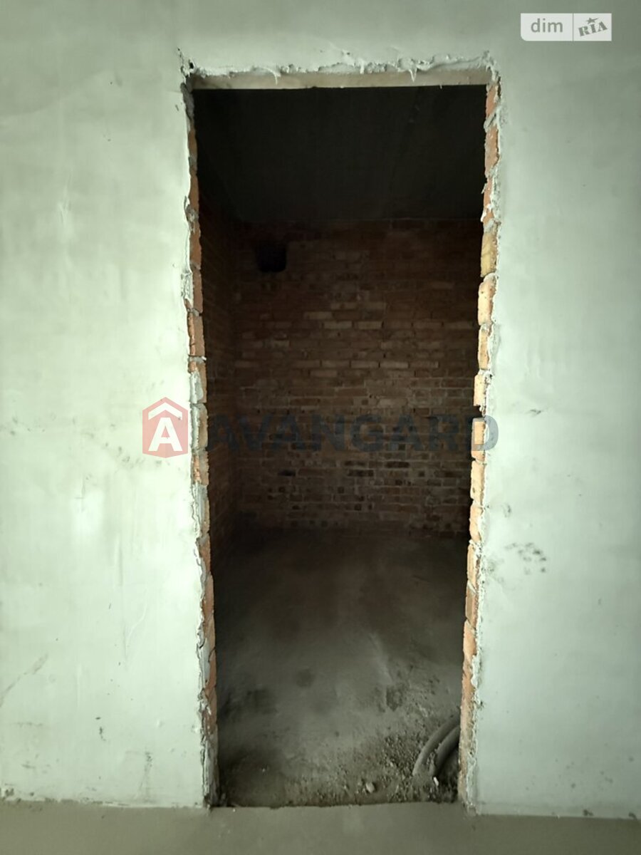 2 ��. ��������, 81/40/17 ��. �., 6/9 ������ ���� 17