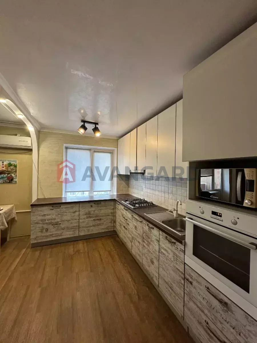 3 ��. ��������, 66/40/10 ��. �., 10/10 ������ ���� 19