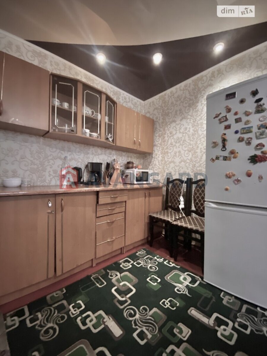 1 ��. ��������, 23/18/- ��. �., 3/5 ������ ���� 18