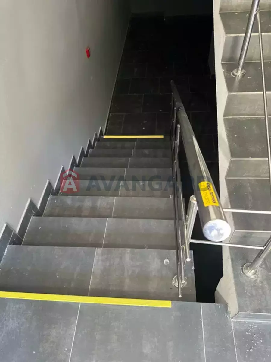 3 ��. ��������, 100/-/11 ��. �., 6/9 ������ ���� 14