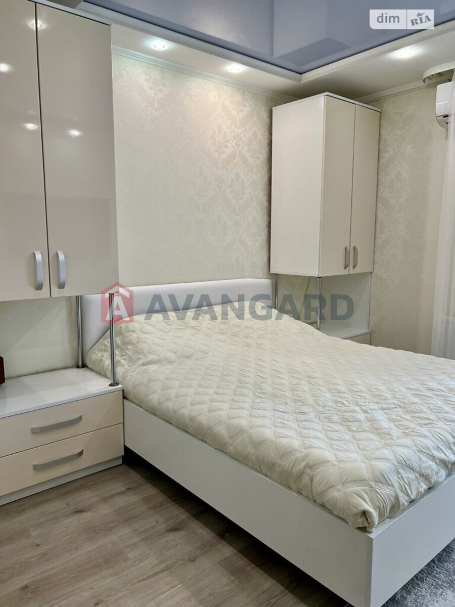 3 ����. ��������, 110/45/18 ��. �., 4/5 ���� ���� 6