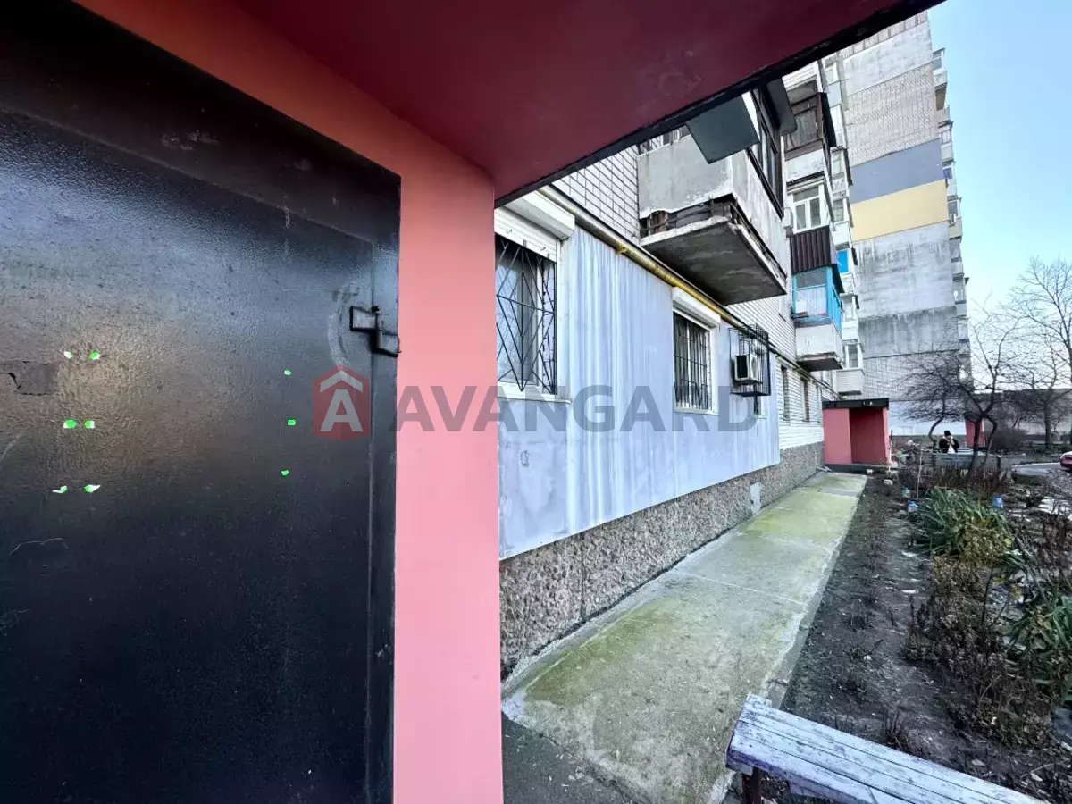 4 ��. ��������, 81/-/- ��. �., 1/10 ������ ���� 2