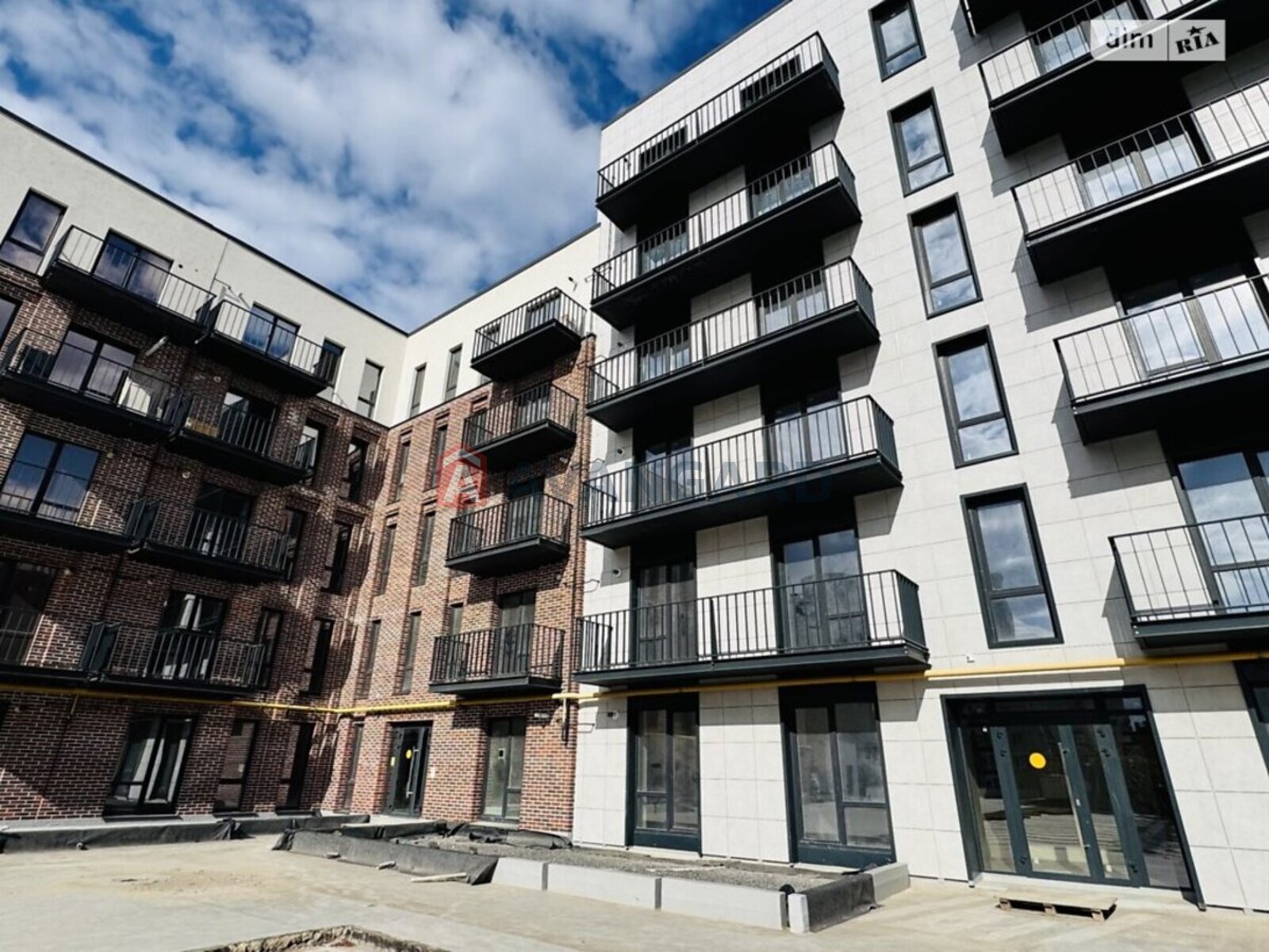 2 ��. ��������, 61/-/26 ��. �., 5/5 ������ ���� 28