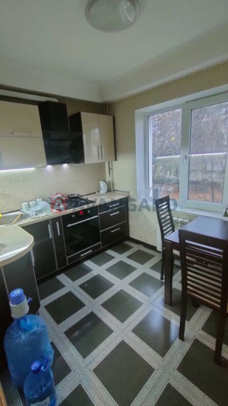 2 ��. ��������, 52/-/8 ��. �., 3/9 ������ ���� 4