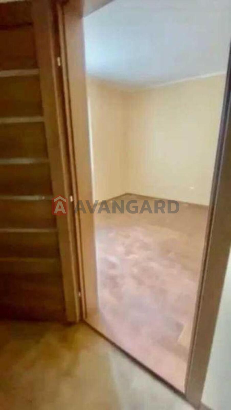 3 ��. ��������, 94/-/18 ��. �., 23/25 ������ ���� 9