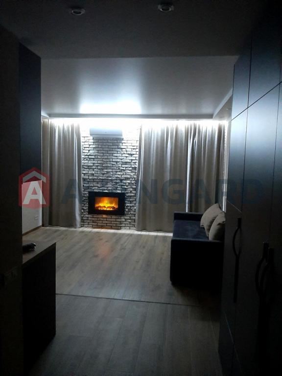 1 ��. ��������, 33/20/8 ��. �., 21/26 ������ ���� 8