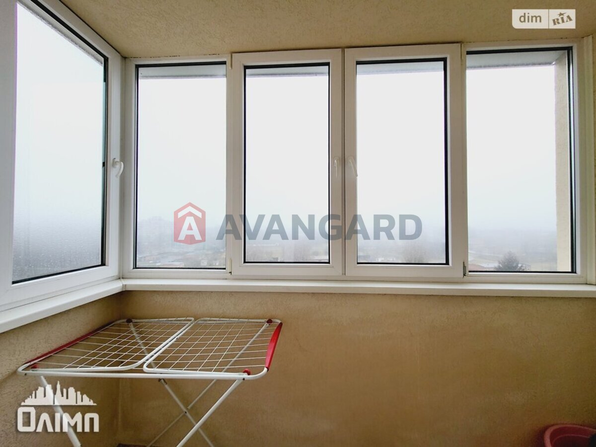 3 ��. ��������, 81/45/15 ��. �., 11/11 ������ ���� 22