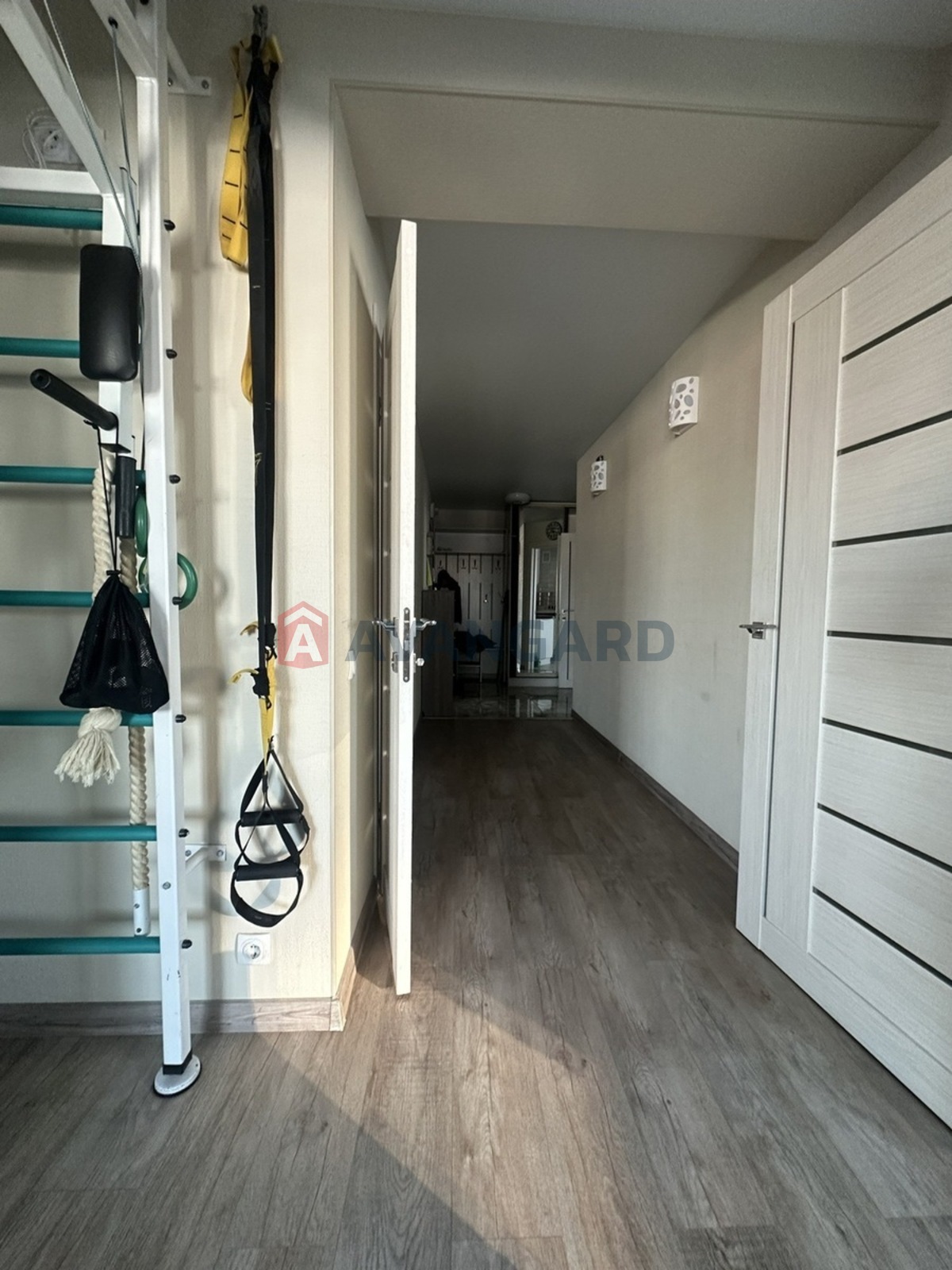 3 ��. ��������, 83/34/18 ��. �., 10/11 ������ ���� 16