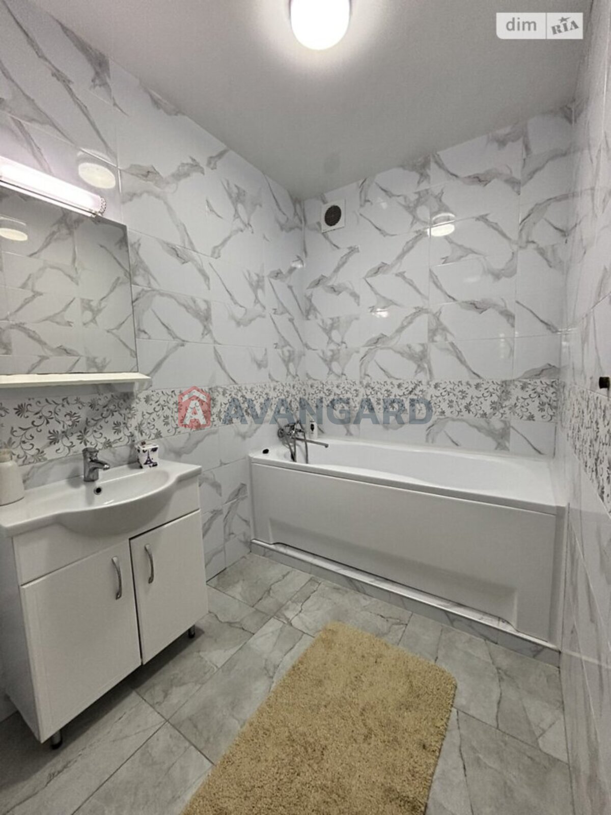 2 ��. ��������, 74/-/- ��. �., 3/5 ������ ���� 6