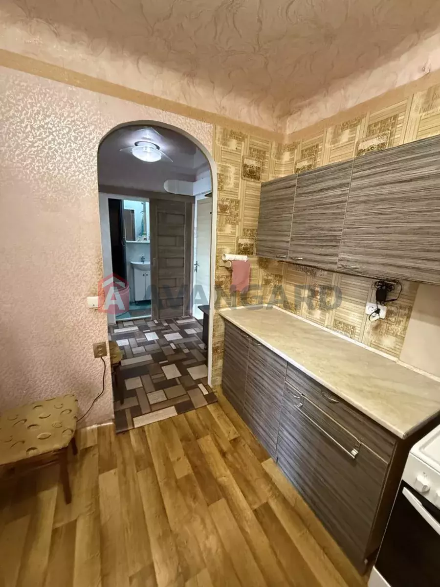 2 ��. ��������, 33/-/6 ��. �., 3/5 ������ ���� 9