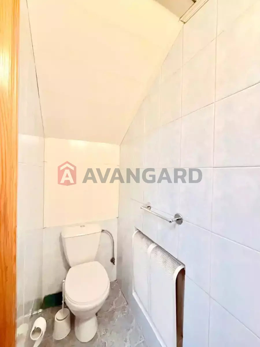 3 ��. ��������, 74/46/12 ��. �., 1/2 ������ ���� 8