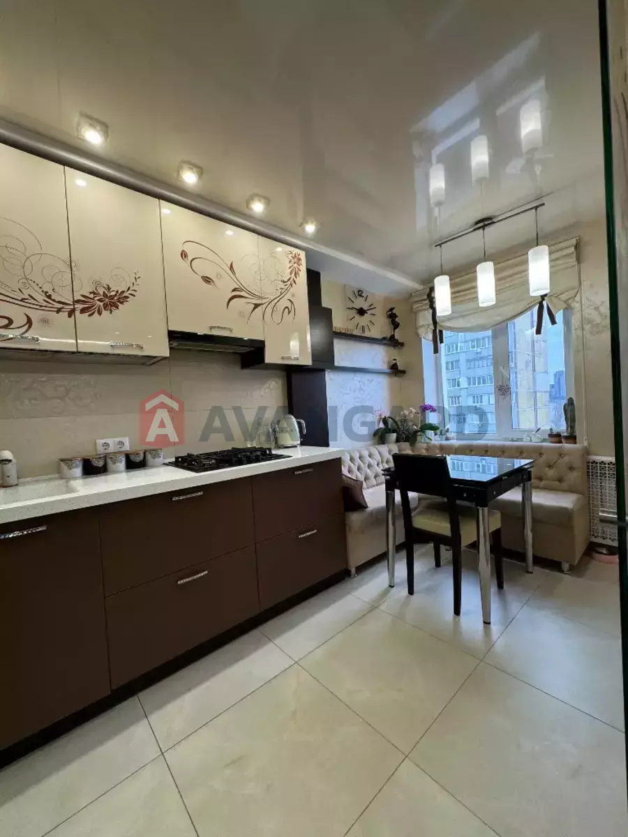 4 ��. ��������, 104/-/- ��. �., 7/9 ������ ���� 5