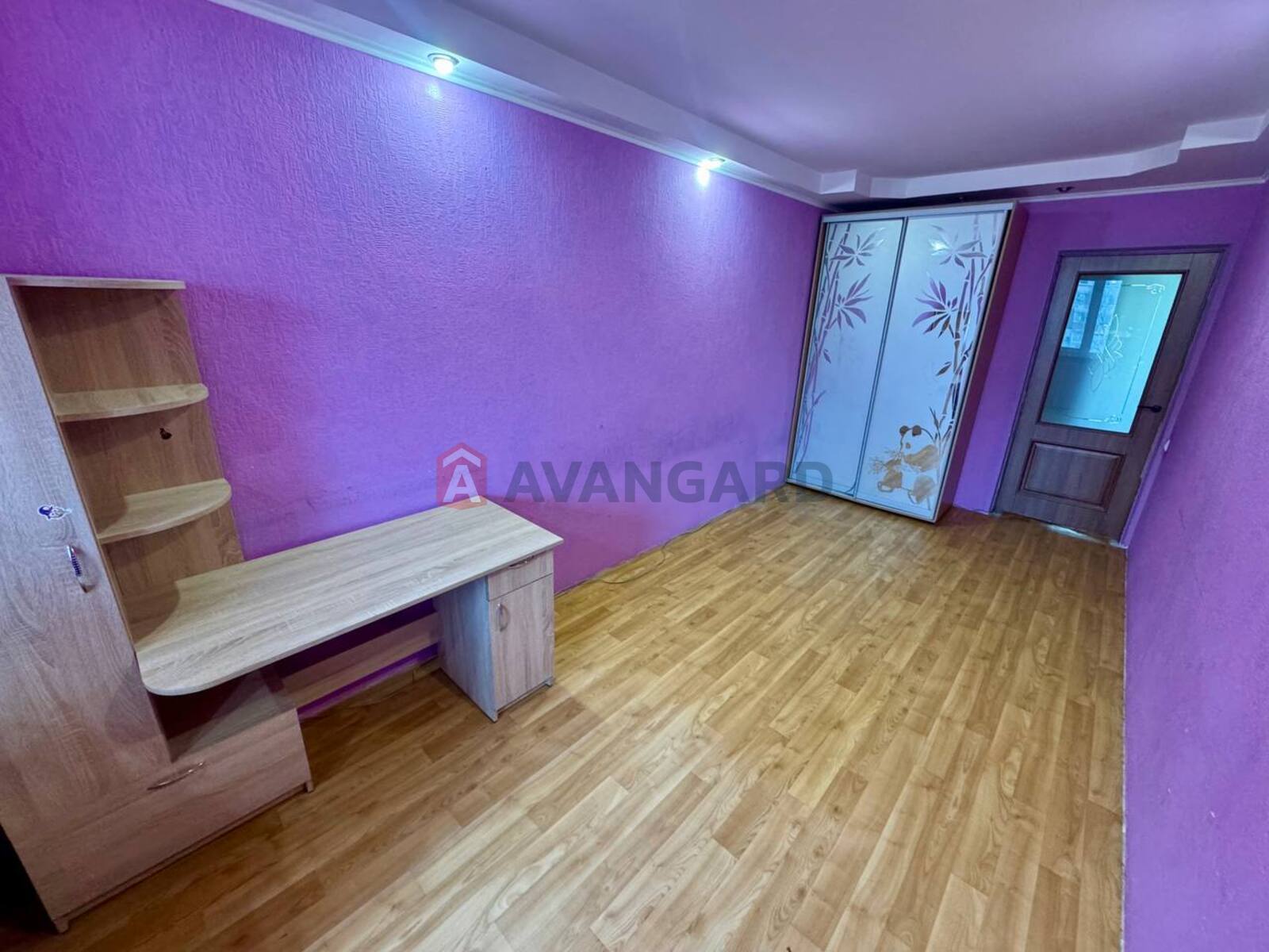 3 ��. ��������, 63.4/44/8 ��. �., 6/10 ������ ���� 9