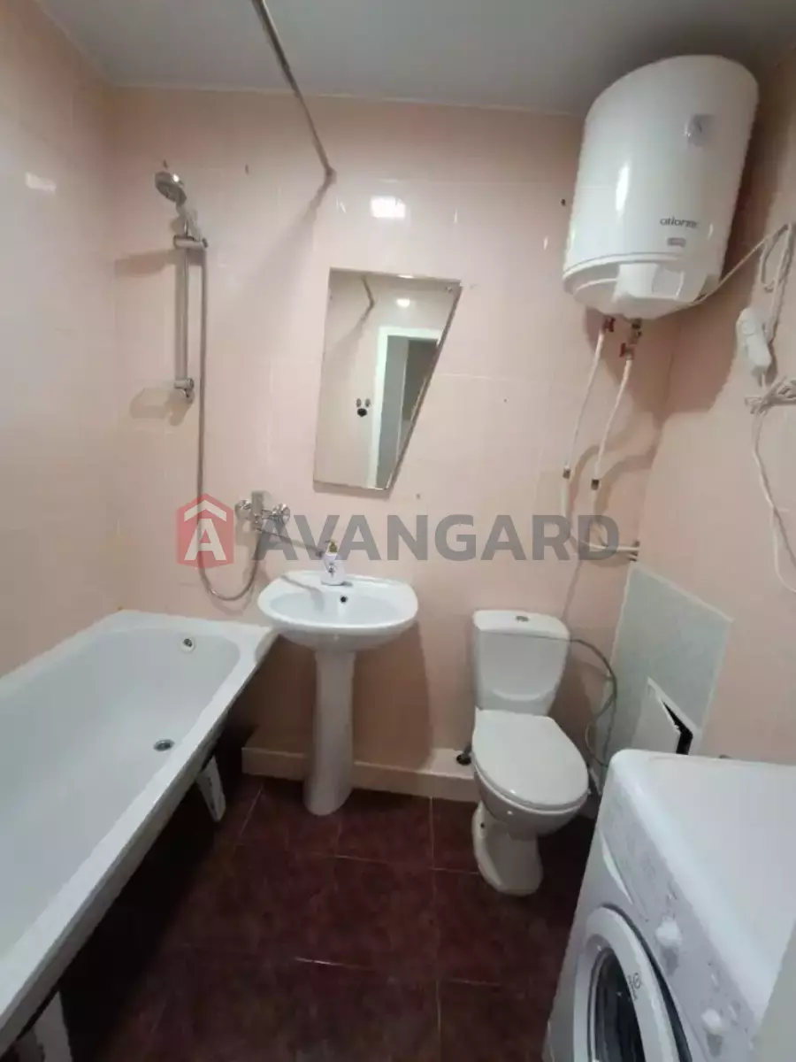 1 ��. ��������, 43/24/8 ��. �., 3/12 ������ ���� 13