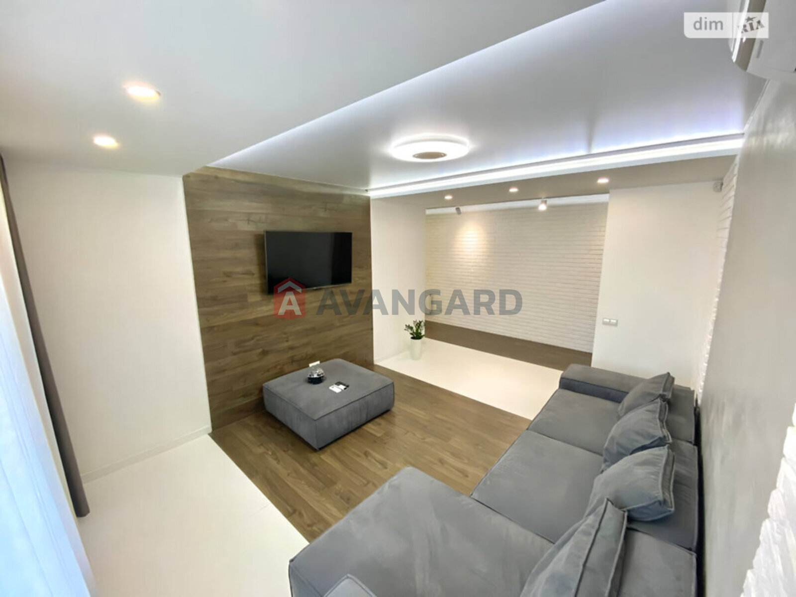 3 ��. ��������, 90/43/- ��. �., 2/9 ������ ���� 2