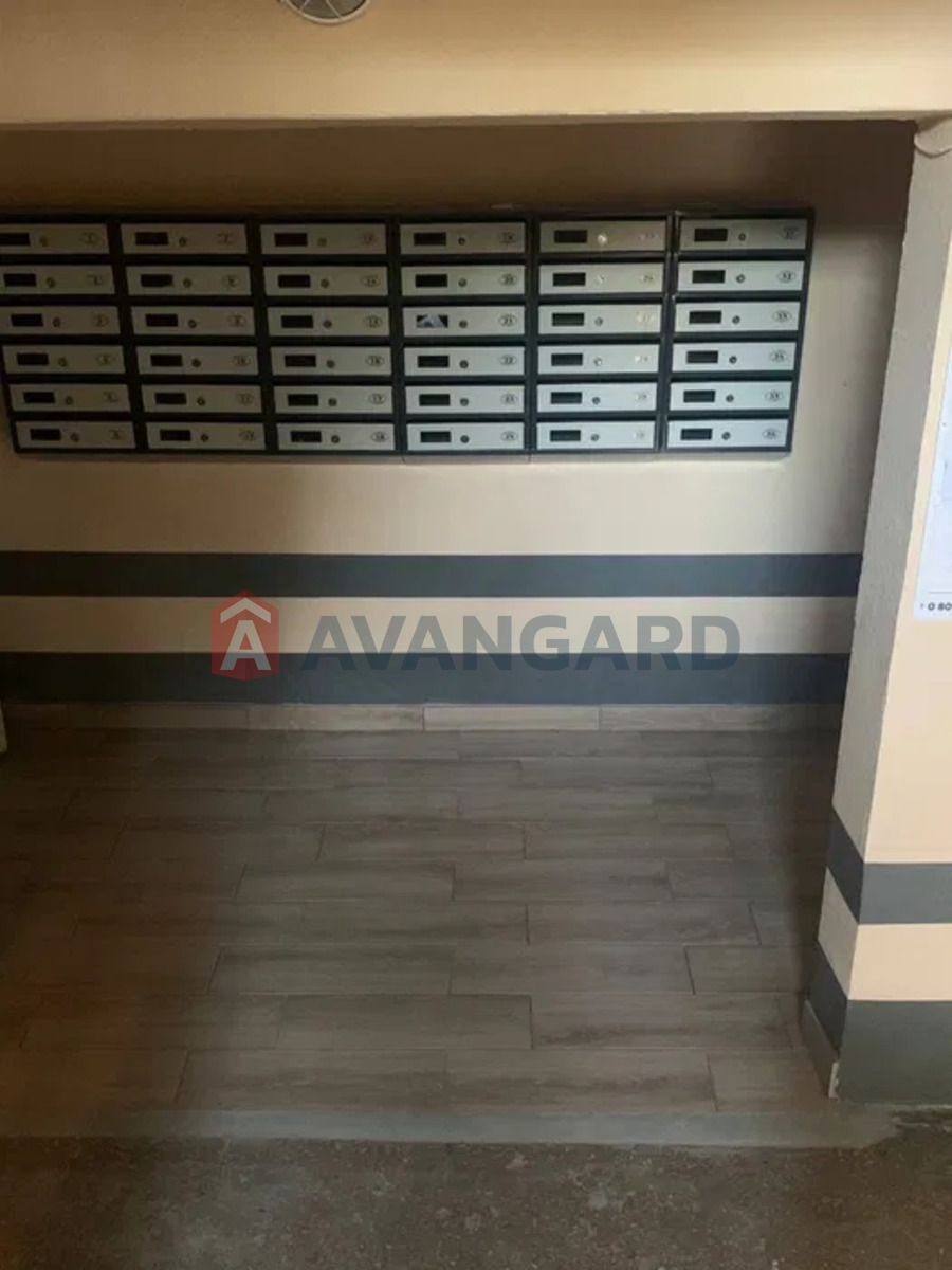 2 ��. ��������, 50/-/8 ��. �., 6/9 ������ ���� 11