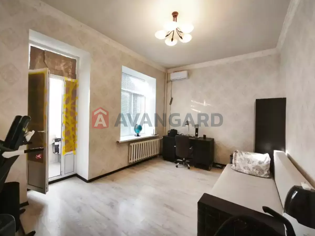 1 ��. ��������, 37/17/7 ��. �., 2/4 ������ ���� 4